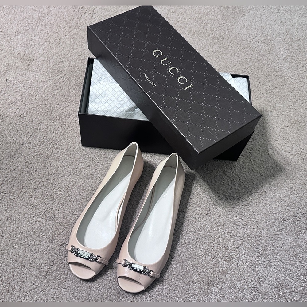 GUCCI TAN FLATS